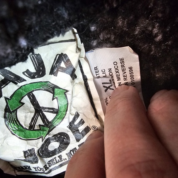 BAJA JOE \ CARPET SWEATER PONCHO XL - Picture 4 of 5